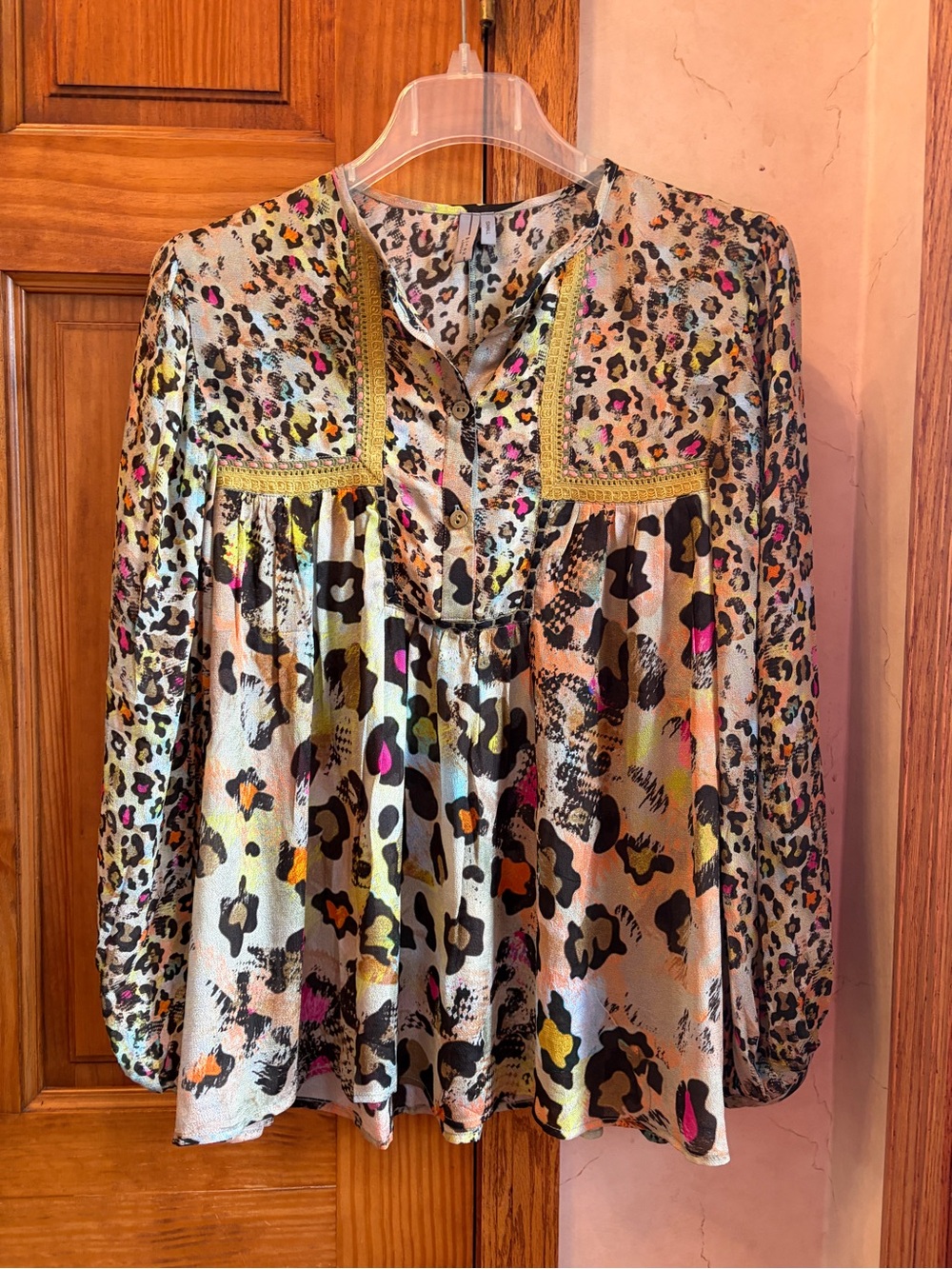Anthropologie NWOT BL-NK Joelle Leopard Peasant Blouse  SMALL Multi